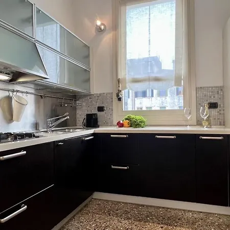 Vivaldi Canal View *